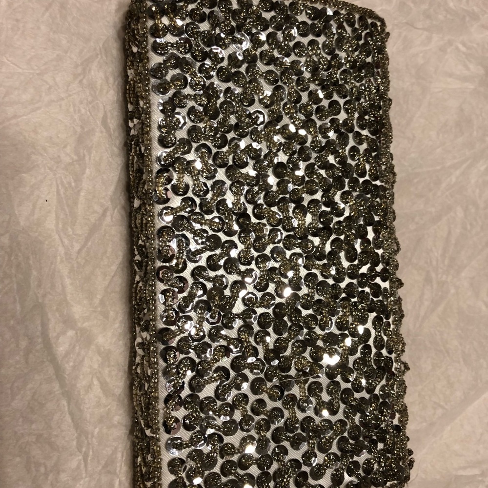 Clutch - Picture 5 of 6